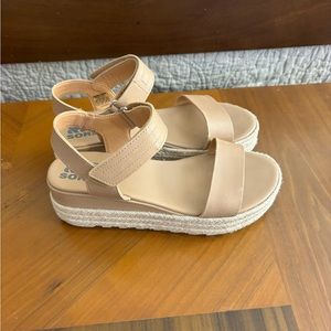 Sorel Cameron Flatform Wedge size 7.5